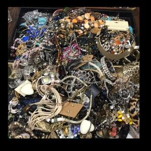 Jewelry Party live show listing
